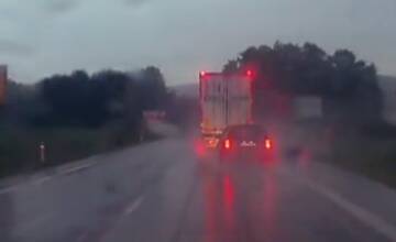 VIDEO: Policajti na Kysuciach prenasledovali vodiča. Narazil do zvodidiel a odmietol vyšetrenie na drogy