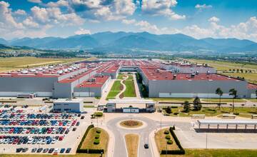 Automobilka pri Žiline má za sebou úspešný polrok. Zamestnancom vyplatili 13. mzdu aj kvartálny bonus