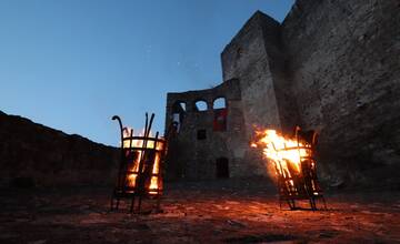 FOTO: Posledná večerná prehliadka hradu Strečno vás vráti do stredoveku a zapojí všetky vaše zmysly