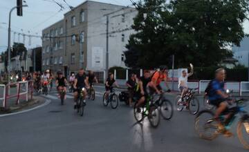 Namiesto áut zvolia bicykle: V Žiline počas jazdy mestom upozornia na problém neucelených cyklotrás