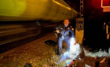 FOTO: Na koľajniciach v Ružomberku našli ležať opitého muža. Od nešťastia ho delilo pár minút