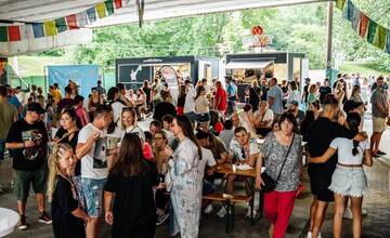 Začal posledný Žilinský Street Food Park! Pod mostom na vás nezaprší, zohrejú vás teplé drinky
