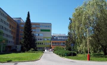 Obvinili muža, ktorý behal po nemocnici v Čadci nahý a masturboval. Robiť tak mal už dlhší čas