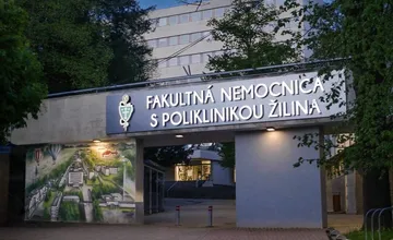 Žilinská nemocnica môže prísť o kľúčové oddelenia, výpovede podalo 206 lekárov. Čo žiadajú?