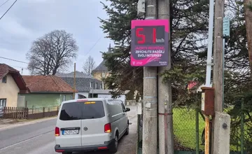 V obci neďaleko Žiliny pribudli nové merače rýchlosti. Majú zlepšiť bezpečnosť na cestách
