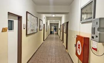 Väznica v Sučanoch potrebuje nových zamestnancov. Hľadá strážnika, zubára aj lekára