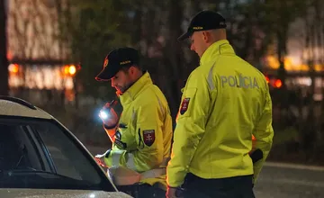 Po Kysuciach jazdila opitá sedemdesiatnička. Policajti jej však toho zistili viac