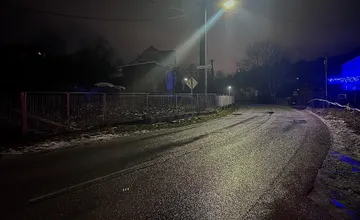 Mladý vodič z Čadce doplatil na šmykľavú vozovku. Po nehode sa ukázalo, že jazdil opitý