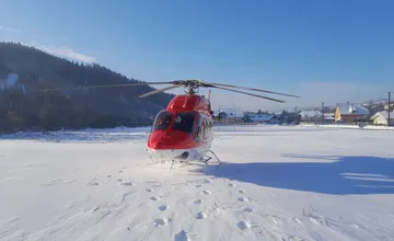 Na Kysuce letel vrtuľník pre malého chlapčeka s obareninami. Viezol ho do Bratislavy