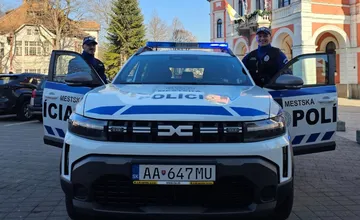 Priestupky proti poriadku v Ružomberku pokračujú, policajti na ich riešenie dostali nové auto