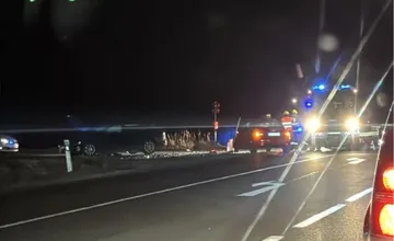 Ďalšia nehoda na ceste pod Strečnom. Zrazili sa dve autá, hlásia aj zranených