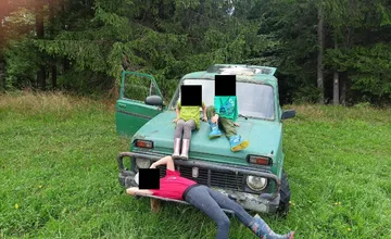 Nevideli ste toto auto? Zlodeji ho zobrali zo záhrady na Orave, pre majiteľa malo citovú hodnotu