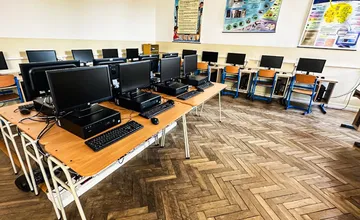 Žilinské školy a škôlky dostali 210 nových počítačov. Pomôžu deťom aj pedagógom