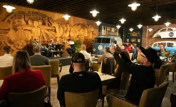 Bývalý priateľ Petry Vlhovej otvára na Liptove netradičnú kaviareň s výstavou veteránov