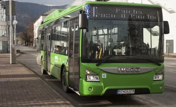 Dobrý skutok vyvolal diskusiu. Mladý muž zaplatil Martinčanke lístok na autobus