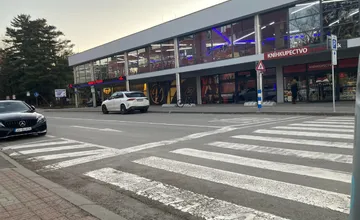 Šoféri pozerajú na ženy vo fitku namiesto priechodu, píše Martinčan. Ľudia vidia iný problém