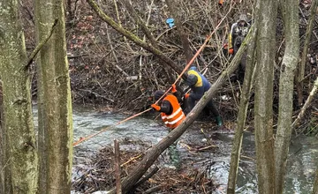 Trasa pre vodákov je voľná. Dvojkilometrový úsek pri Vodnom diele Žilina zbavili naplavenín