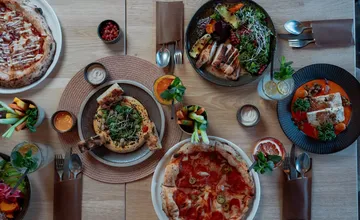 FOTO: Nová reštaurácia Na vodnom v Žiline láka na skvelé jedlo, bezodné prosecco a hudobné večery