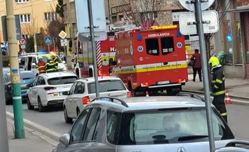Nehoda v centre Žiliny upchala premávku. Ak môžete, týmto uliciam sa vyhnite