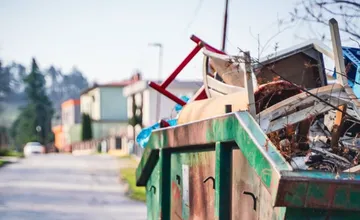 V Žiline začal zber objemného odpadu. Kedy a kde pristavia veľké kontajnery?