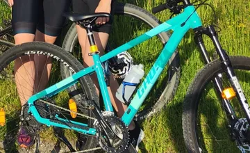 Dievčaťu ukradli bicykel priamo spred školy v Turčianskych Tepliciach. Ponúkajú zaň odmenu