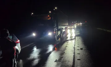 Pod Strečnom došlo v noci k vážnej nehode, cesta ostala hodiny neprejazdná