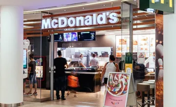 Zlá správa pre všetkých hladošov. Prevádzku McDonald’s v centre Žiliny zatvorili