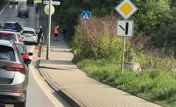 Na Rosinskej ceste havarovali ďalšie autá, v jednom sa viezlo malé dieťa