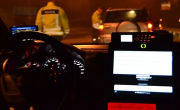 Riskli to aj po pár pohárikoch. Viac ako 20 opitých vodičov verilo, že ich nik nechytí