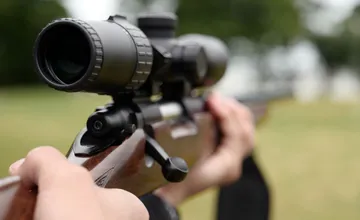 Máš rád vôňu pušného prachu? Strelnica na Kysuciach hľadá nového správcu, zbroják nepotrebuješ