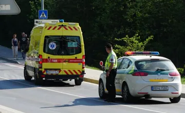 Vodič s takmer troma promile zrazil v Žiline na chodníku chlapca. Z miesta nehody ušiel