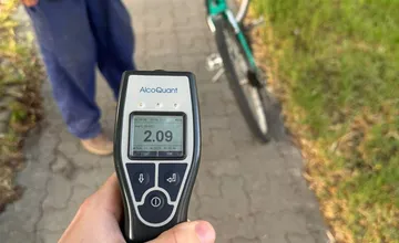 Žilinskí policajti chytili dvakrát viac opitých cyklistov a kolobežkárov, než vodičov áut