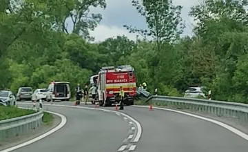 Na ceste I/18 došlo k vážnej nehode so zraneniami, počítajte so zdržaním