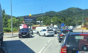 Na Kragujevskej v Žiline opäť došlo k dopravnej nehode. Zdržíte sa v kolónach