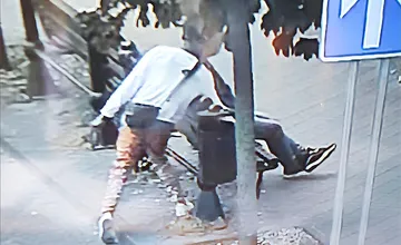 Sledovali ho oči, ktoré nevidel. Mestskí policajti chytili zlodeja v priebehu pár sekúnd