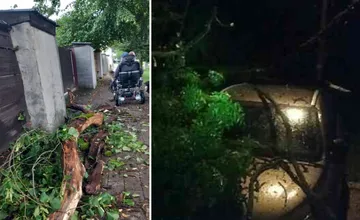 FOTO: Voda odplavila kovovú nádrž, stromy padali na autá aj ploty. V okolí Žiliny zasahovalo 32 hasičov