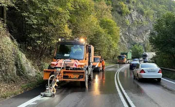 Pod Strečnom sa tvoria dlhé kolóny, zhoršujú ich práce na ceste