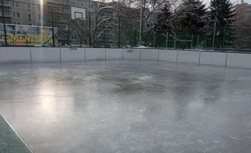 Možnosti pre korčuliarov na Kysuciach sa rozšíria. Mesto chce kúpiť systém na zamrazovanie klziska