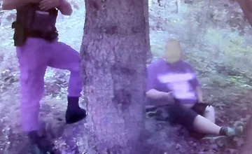 V ružomberskom lese ležal na zemi nehybný muž. Objavili ho mestskí policajti