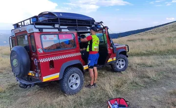 Záchranári pomáhali mužovi na Martinských holiach. Zranil sa pri zbieraní lesných plodov