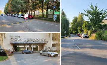 Po spoplatnení parkoviska pred Dubňom zaplnili okolie plavárne autá. Kontrolujú ich policajti