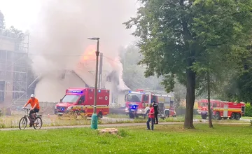 Na Rosinkách horí rodinný dom (FOTO + VIDEO)
