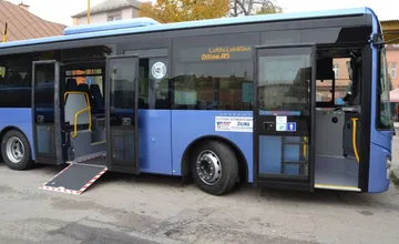 Autobusy na Kysuciach dnes nezastavia na niekoľkých zastávkach. Dôvodom je hasičský výcvik