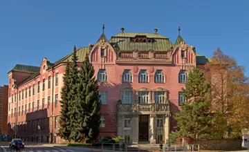 Dočká sa zaslúženej obnovy? O kúpu historickej budovy žilinskej univerzity je záujem