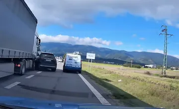 VIDEO: V kolóne pred Martinom sa zrazilo auto s kamiónom, jazdite opatrne