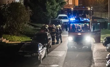 Obyvateľov Rajca v noci prebudil požiar. V jednom z bytov sa rozhorel digestor