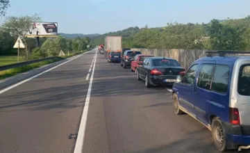 Do vyťaženej cesty na Kysuciach poputuje 950-tisíc eur. Opraviť ju majú do konca roka