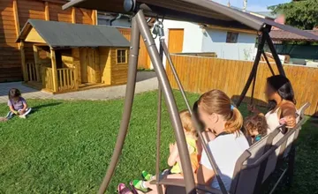 Azylový dom v Rajeckej doline poskytuje pomoc pre osamelé mamy s deťmi. Hrozí, že ho zatvoria