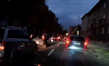 Na martinskej jednosmerke došlo k hromadnej dopravnej nehode (VIDEO)