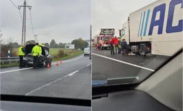 Pred Vrútkami sa zrazilo osobné auto s kamiónom, počítajte s kolónami (FOTO)
